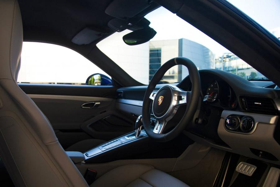  Porsche 911 Carrera 4S Facebook 5M 2014 года  (фото 2 из 13)